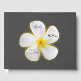 Weiße Plumeria-Blume auf dem modernen Platz, Hochz Gästebuch