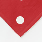 Weiße Polka Dots Muster auf festlichem Rot Fleecedecke (Ecke)