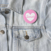 Weiße Polka Herzen auf Cotton Candy Pink Button (Beispiel)