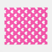 Weiße Polka-Herzen auf Fuchsienrosa Fleecedecke (Vorderseite (Horizontal))