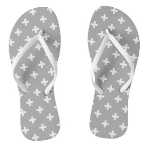 Weiße Polka kreuzt grau Badesandalen