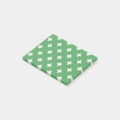 Weiße Polka kreuzt grün Post-it Klebezettel (angewinkelt)