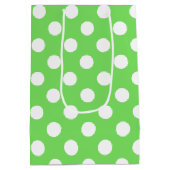 Weiße Polka Punkte auf Apfelgrün Mittlere Geschenktüte (Rückseite)