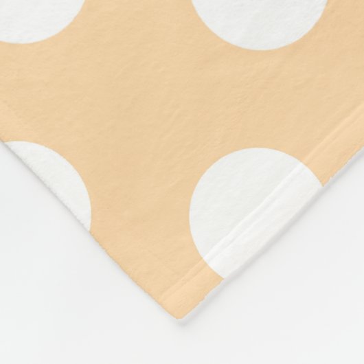 Weiße Polka-Punkte auf Beige Fleecedecke (Ecke)