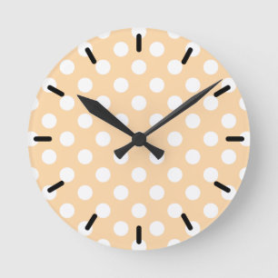 Weiße Polka-Punkte auf Beige Runde Wanduhr