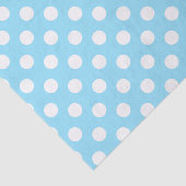 Weiße Polka-Punkte auf blass blau Seidenpapier (Ausschnitt)