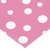 Weiße Polka-Punkte auf dunkelrosa Kurzer Tischläufer (Ecke)