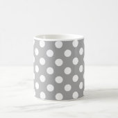 Weiße Polka-Punkte auf grau Kaffeetasse (Mittel)