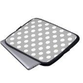Weiße Polka-Punkte auf grau Laptopschutzhülle (Vorne Knopf)