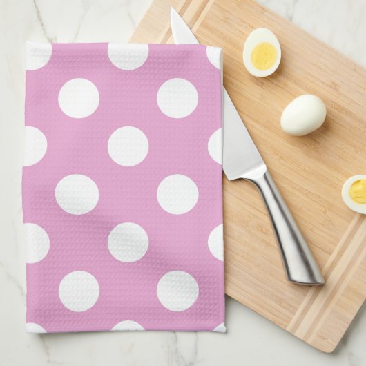 Weiße Polka-Punkte auf hellrosa Geschirrtuch (Viertel Falte)