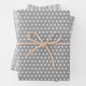 Weiße Polka Punkte auf Imitaten Rustikale, graue K Geschenkpapier Set (Beispiel)