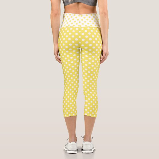 Weiße Polka-Punkte auf maisgelbem Hintergrund Capri Leggings (Rückseite)