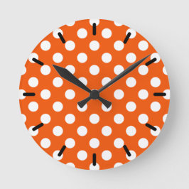 Weiße Polka-Punkte auf Orange Runde Wanduhr