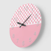 Weiße Polka-Punkte auf rosa Große Wanduhr (Winkel)