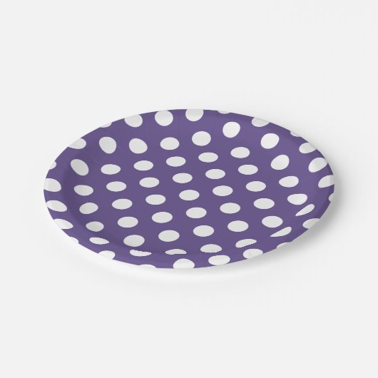 Weiße Polka-Punkte auf Ultraviolett Pappteller (Schrägansicht)