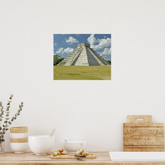Weiße Puffwolken über der Maya-Pyramide Poster (Küche)
