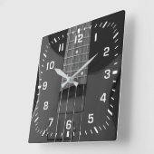 Weiße quadratische Zahlen auf Bass-Gitarre Quadratische Wanduhr (Winkel)