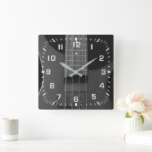 Weiße quadratische Zahlen auf Bass-Gitarre Quadratische Wanduhr (Zuhause)