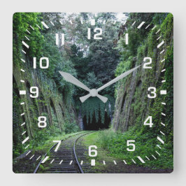 Weiße Quadratzahl mit Bahngleisen Quadratische Wanduhr