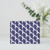 Weiße Ribbons Postkarte (Stehend Vorderseite)