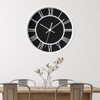 Weiße römische Zahlen Kreis Weißer Holzrahmen Uhr