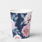 Weiße, rosa Blume auf dunkelblau. Pappbecher (Rechts)