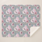 Weiße, rosa Blume auf grau. Sherpadecke (Vorderseite (Horizontal))