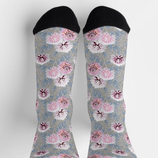 Weiße, rosa Blume auf grau. Socken (Oben)