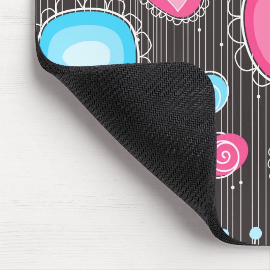 Weiße, rosa und blaue Herzen und Blume blühend Mousepad (Ecke)