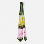 Weiße, rosa und gelbe Tulpen im Garten Krawatte (Vorderseite)