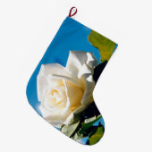 Weiße Rose, blauer Himmel Großer Weihnachtsstrumpf (Vorderansicht (hängend))