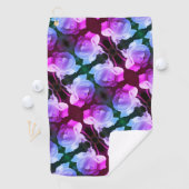 Weiße Rose mit Raindrops Abstrakte Blumenkunst Golfhandtuch (Insitu)