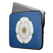 Weiße Rose von York Laptopschutzhülle (Vorderseite Links)