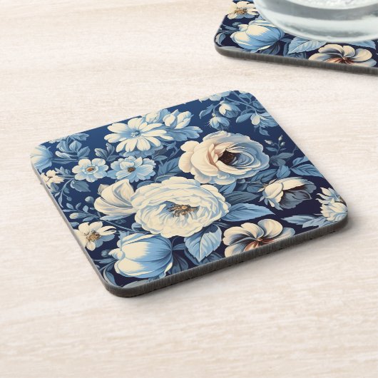 Weiße Rosen auf Indigoblau Hintergrund Getränkeuntersetzer (Linke Seite)