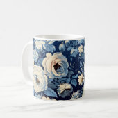 Weiße Rosen auf Indigoblau Hintergrund Kaffeetasse (Vorderseite Links)
