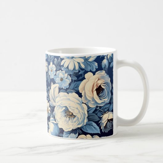 Weiße Rosen auf Indigoblau Hintergrund Kaffeetasse (Rechts)
