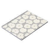 Weiße Rosen auf Light Gray - nahtloses Muster. Notizblock (Linke Seite)