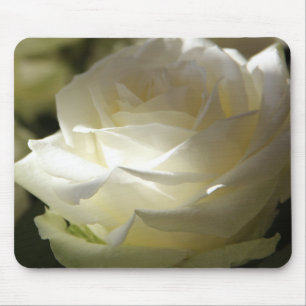 Weiße Rosen-Blumenblüten-Schicksals-Gärten Mousepad