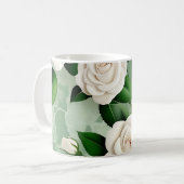 Weiße Rosen Elegant auf Grün Kaffeetasse (Vorderseite Links)