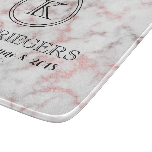 Weiße Rosen-Goldmarmor-Monogramm-Hochzeit Schneidebrett (Ecke)