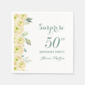 Weiße Rosen Grünpflanzen Überraschung 50. Geburtst Serviette (Vorderseite)