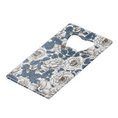 Weiße Rosen mit blauen Blätter auf Weiß Geldbeutel Flaschenöffner (Vorderseite Schrägansicht)