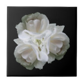 Weiße Rosen mit Raindrops Bouquet Fliese (Vorderseite)