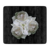 Weiße Rosen mit Raindrops Bouquet Schneidebrett (Vorderseite)