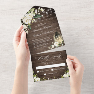 Weiße Rosen Rustikale hölzerne Laterne Hochzeit All In One Einladung