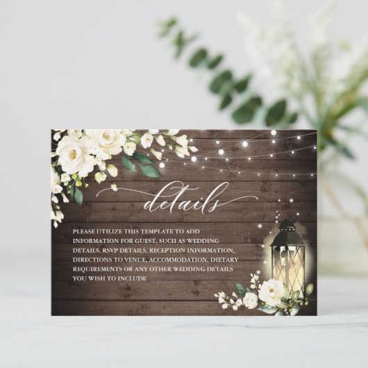 Weiße Rosen rustikale Holzlattern Hochzeitsdetails Begleitkarte (Stehend Vorderseite)