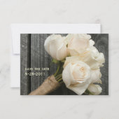 Weiße Rosen und Barnwood-Hochzeit retten das Datum Save The Date (Vorderseite)