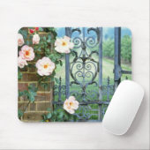 weiße Rosen-und bearbeitetes Eisen-Tor-Blumen Mousepad (Mit Mouse)