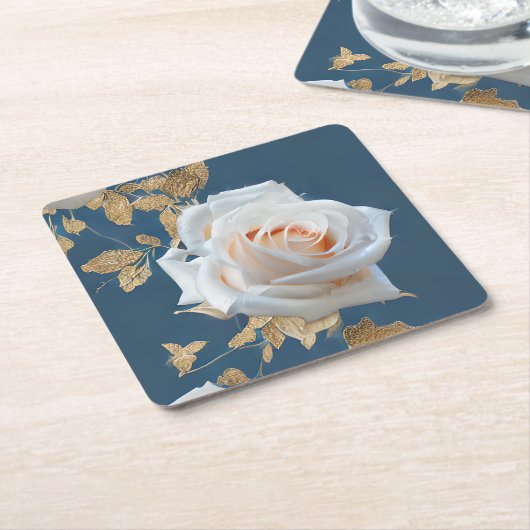 Weiße Rosen und goldene Blätter auf blauem Hinterg Rechteckiger Pappuntersetzer (angewinkelt)