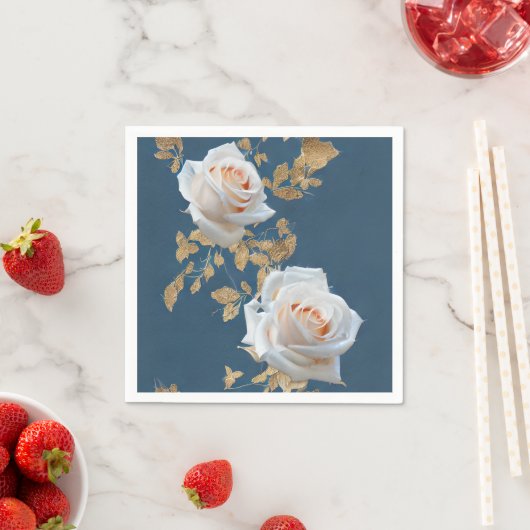 Weiße Rosen und goldene Blätter auf blauem Hinterg Serviette (Beispiel)